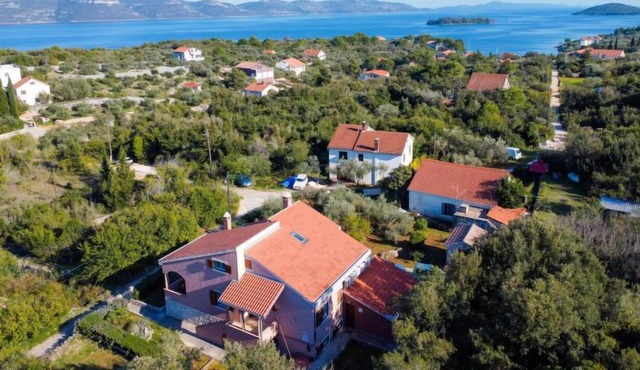 Apartment Captain's Villa in Iž/Iž Veli - 7 persons, 3 bedrooms