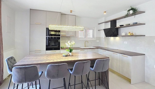 Apartment Gabrijela for 4 persons - with Balcony, 450 m from the Beach