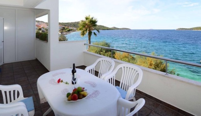 Apartment Galeb (ROZ101) in Rogoznica/Razanj - 6 persons, 2 bedrooms