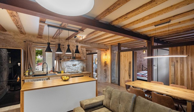 Apartment Heritage Stonehouse (123941-A1) - Ugljan