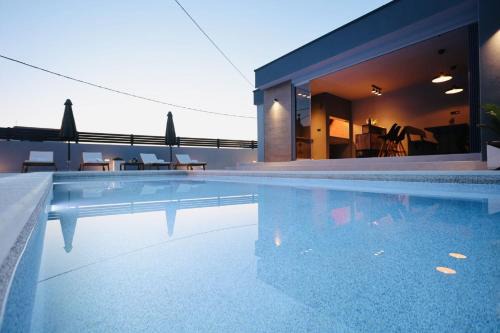 Apartment Holiday Home TiA