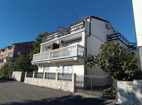 Apartment in Novi Vinodolski with sea view, terrace, air conditioning, Wi-Fi (3667-3)