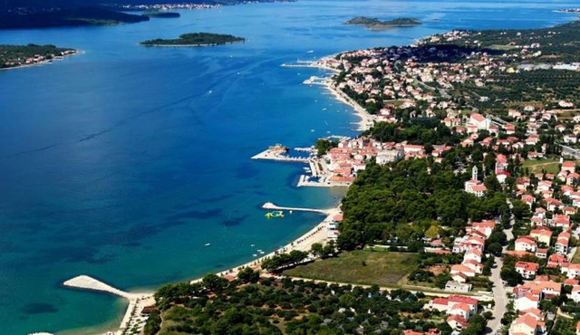 Apartment in Sveti Filip i Jakov with sea view, terrace, air conditioning, Wi-Fi (4811-1)