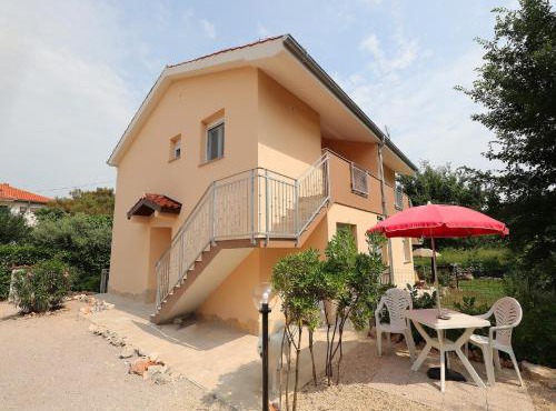 Apartment in Šilo with Sea View Balcony