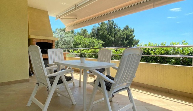 Apartment in the town of Krk, family-friendly, sea view, WiFi, garden