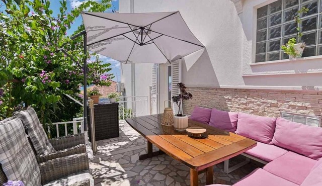 Apartment in Trogir with Seaview, Balcony, Air condition, WIFI (3459-1)