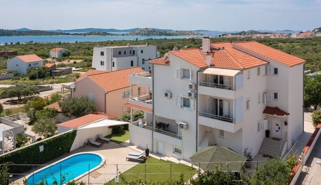 Apartment in Vodice with Seaview, Terrace, Air condition, WIFI (94-1)