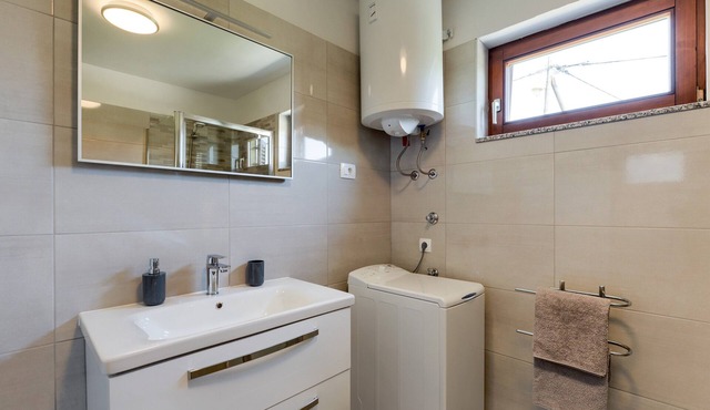 Apartment Issa- Luxury three bedroom apartment with bacony and city view