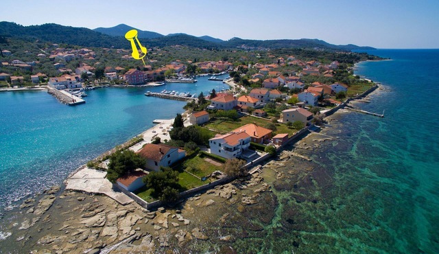 Apartment Ivan - great location: A1(2+1) - Poljana, Island Ugljan, Croatia