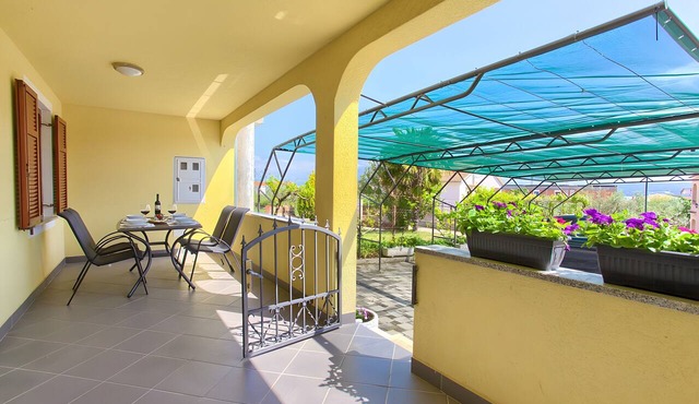 Apartment 'Ivan' with Private Terrace, Wi-Fi and Air Conditioning
