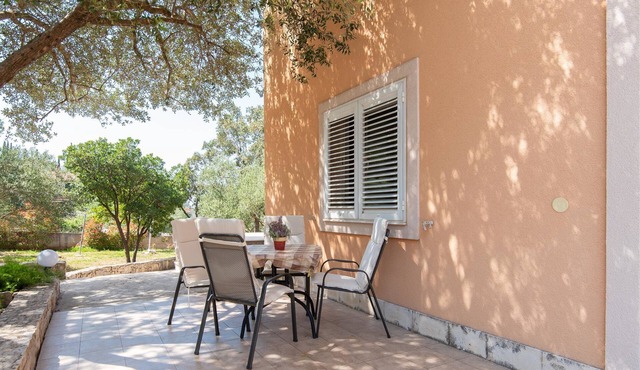 Apartment Ivona (35247-A2) - Loviste