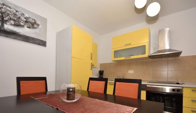 Apartment Ivor in Ugljan/Ugljan - 6 persons, 2 bedrooms