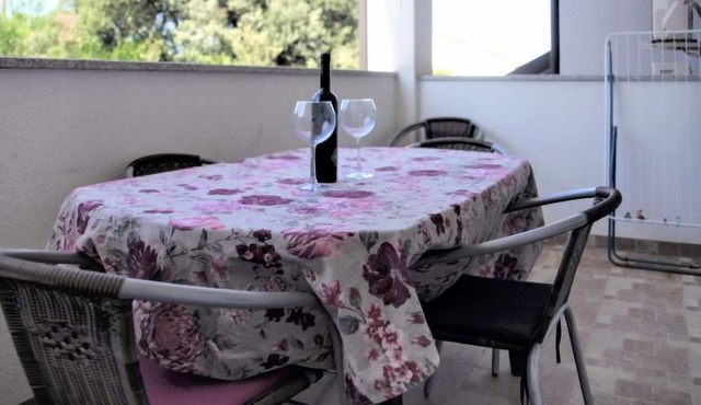 Apartment Ivor in Ugljan/Ugljan - 6 persons, 2 bedrooms