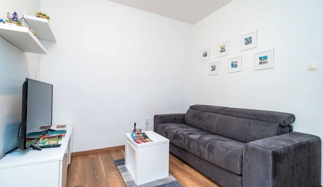 Apartment Joky - One-Bedroom Apartment