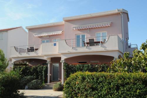 Apartment Josip in Murter