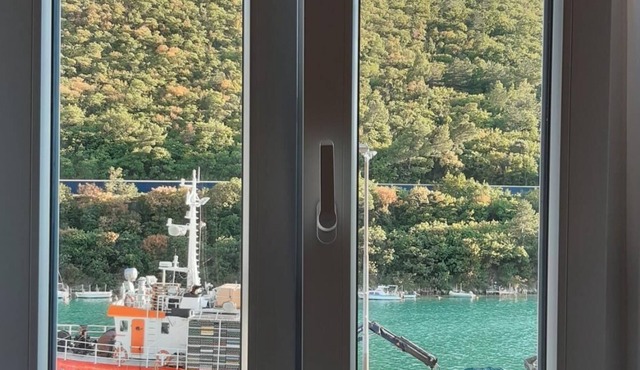 Apartment Lucie - NEW, seafront and with beach access!! in Plomin Luka