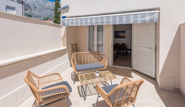 Apartment Mari - 40m from the beach: A1(4+2) - Makarska, Riviera Makarska, Croatia in Makarska