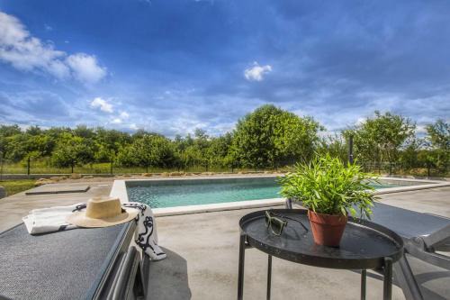Apartment Mirna with Swimming Pool in Labin