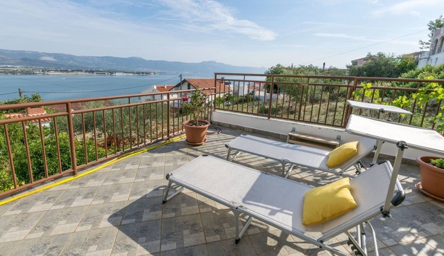 Apartment Moric (57351-A1) - Arbanija (Ciovo)