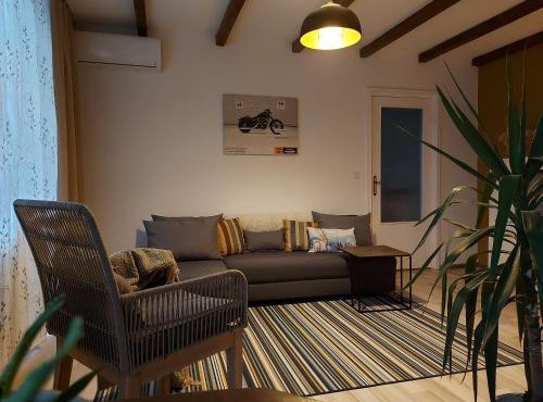 Apartment next to castle park in Carei