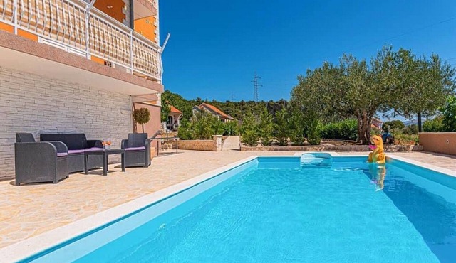 Apartment Niko - Two Bedroom Apartment with Swimming Pool