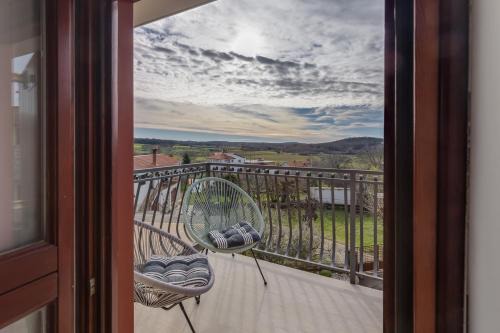 Apartment Nini with Balcony in Dračevac