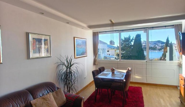 Apartment One , sea view , free parking in Dubrovnik