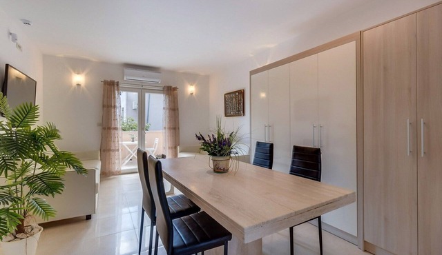 Apartment Pineta 1, offers you comfort for your ideal vacation, located in Artatore.