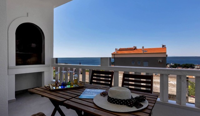 Apartment Prgo - with view and parking: A1(6) - Makarska, Riviera Makarska, Croatia