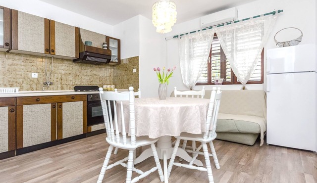 Apartment Sandra (25951-A2) - Vodice