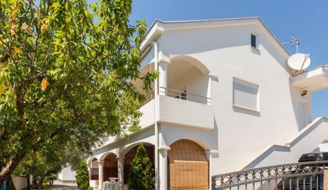 Apartment Tino" (ZAD510) in Zadar - 5 persons, 2 bedrooms