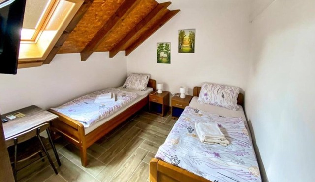 Apartment Verde - rooms with private bathrooms: R2(2) - Vrbanja, Continental Croati, Croatia