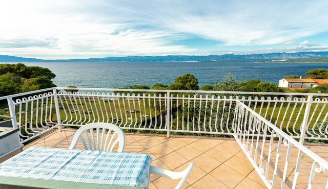 Apartment with terace, sea view, WiFi, AC in Porat
