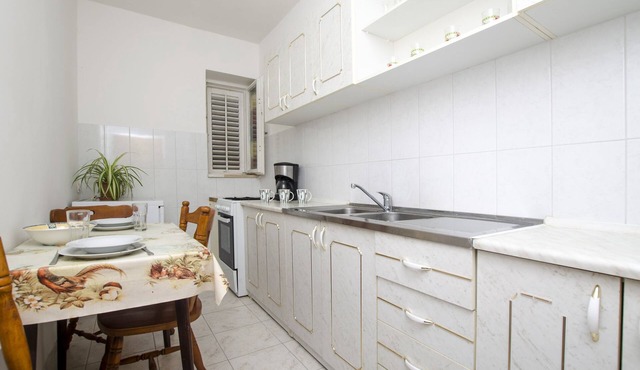 Apartments Anka 20m from the beach (31461-A1) - Duce