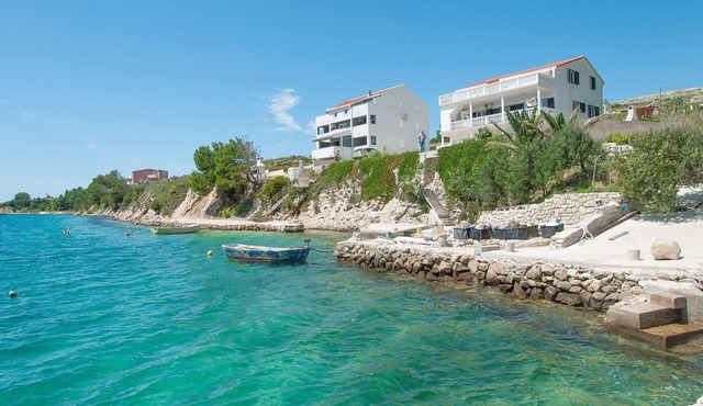 Apartments Beachfront Ante (28991-A3) - Vlasici - island Pag
