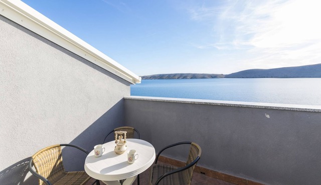 Apartments Beachfront Ante (28991-A7) - Vlasici - island Pag