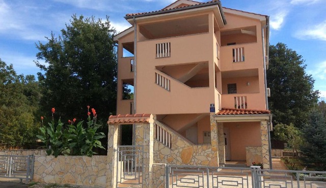 Apartments Coral, Klimno, island Krk