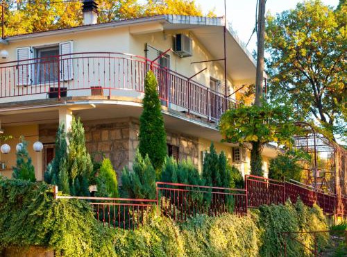 Apartments Cvitini Dvori Garjak