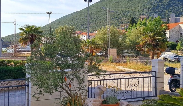 Apartments Damir, (14142), Mali Ston, hr