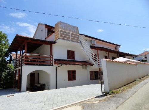 Apartments Davor