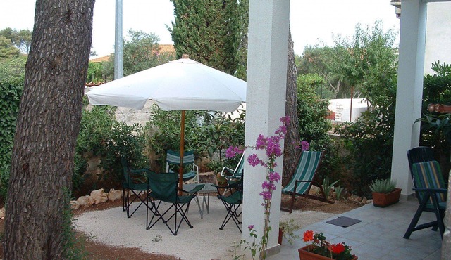 Apartments Dinka (10225-A1) - Mirca - island Brac in Mirca - island Brac