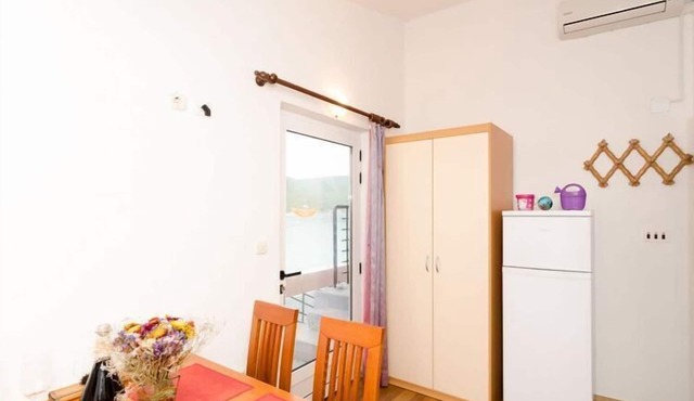Apartments Ereš Zuronja-One-Bedroom Apartment with Sea View 1
