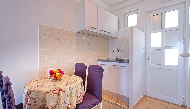 Apartments Grljević - Studio Apartment with Balcony and Sea View (A3)