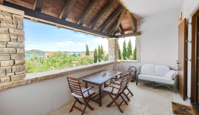 Apartments Villa Renata (77411-A3) - Murter - island Murter