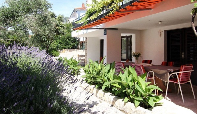 Apartments Emily (103701-A5) - Vrboska - island Hvar in Vrboska - island Hvar