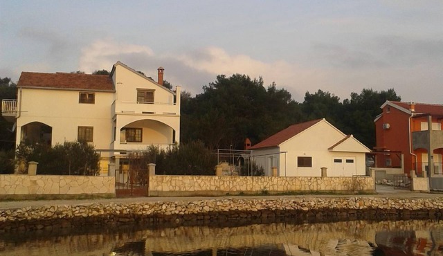 Apartments Ivo (107291-A1) - Veli Rat (Dugi otok)