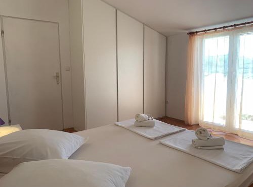 Apartments Iva in Lopar