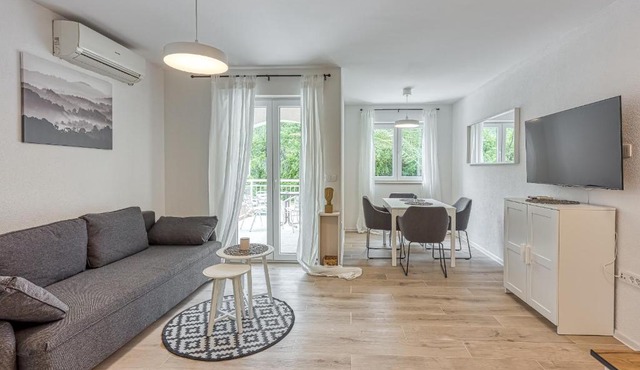 Apartments Kestenova