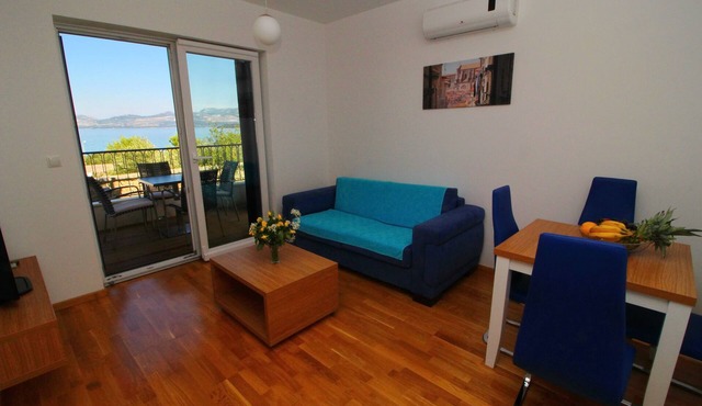 Apartments Kula - One-Bedroom Apartment with Terrace and Sea View-B1 in Drace