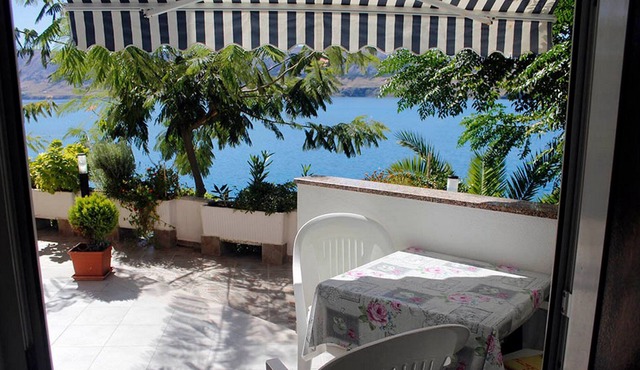 Apartments Ljubica (90181-A1) - Metajna - island Pag